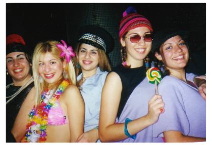 fd2002MUGAGIRLS.JPG